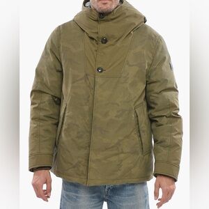 Men's Woolrich Nylon Green Camouflage Down  Jacket large